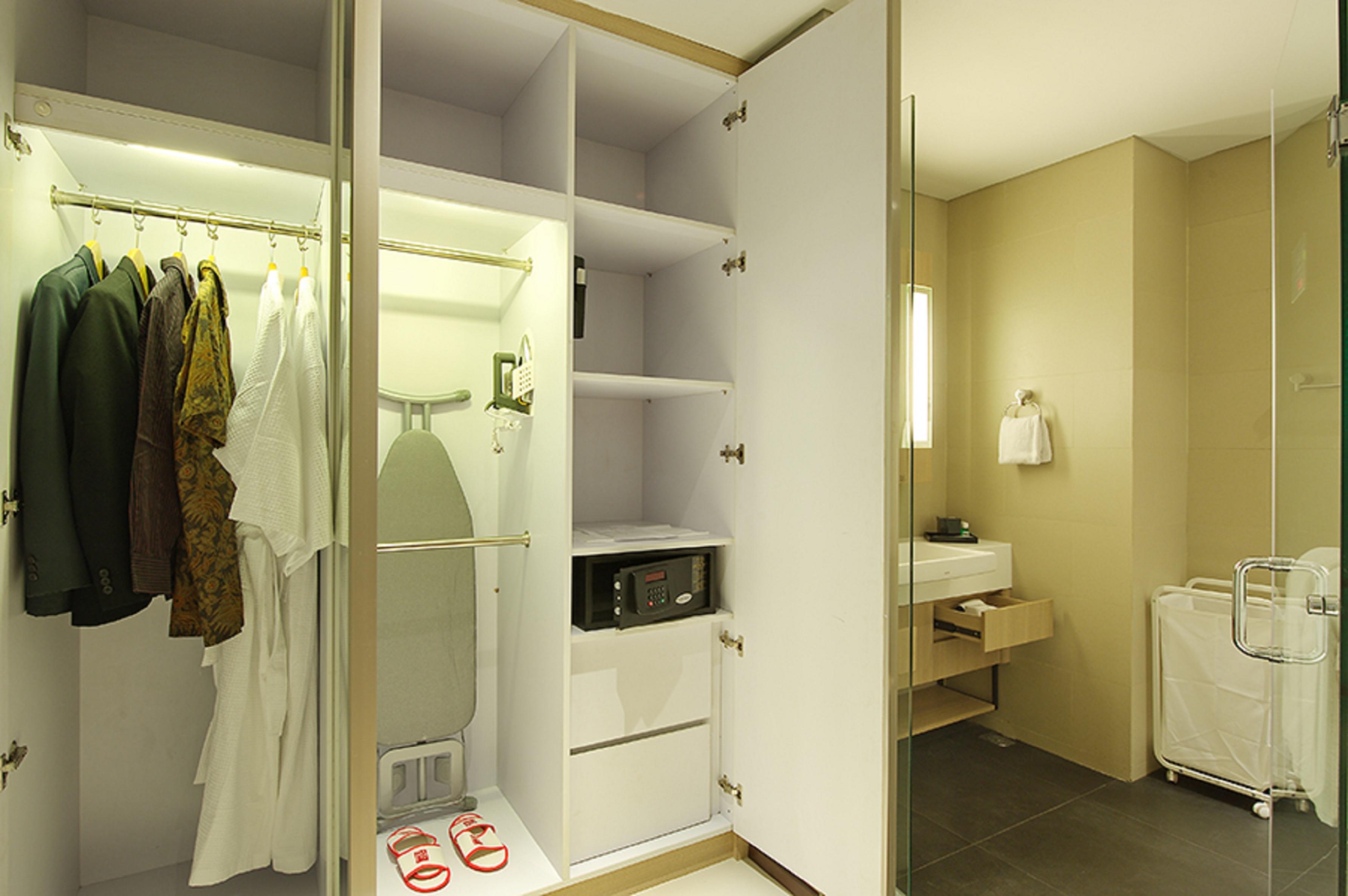 Ra Premiere Simatupang Hotel Cilandak  Exterior photo