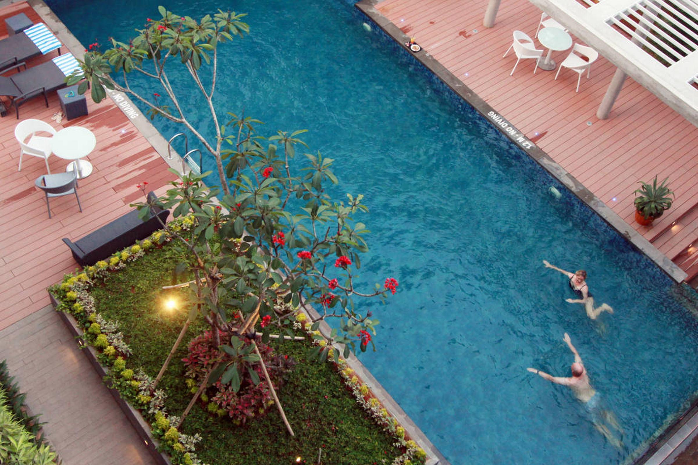 Ra Premiere Simatupang Hotel Cilandak  Exterior photo