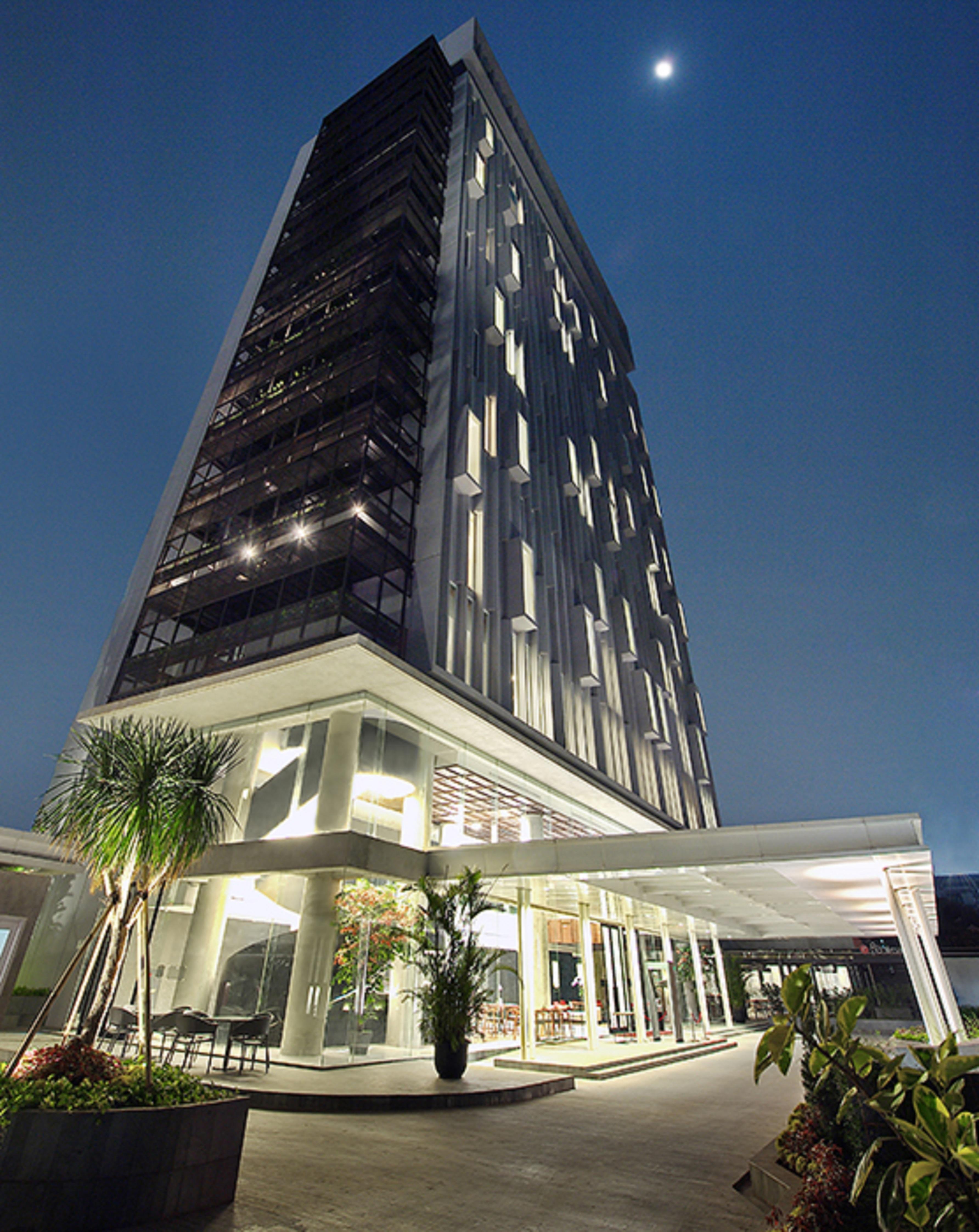 Ra Premiere Simatupang Hotel Cilandak  Exterior photo