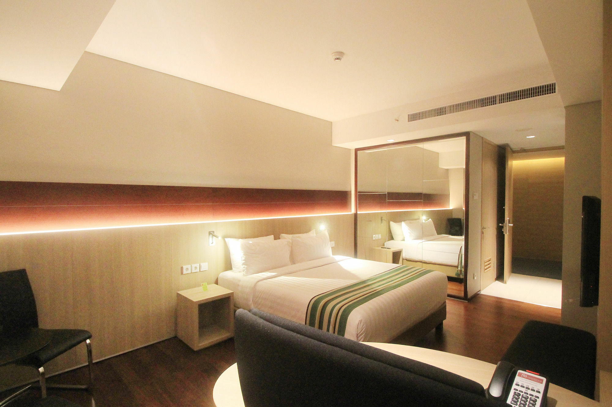 Ra Premiere Simatupang Hotel Cilandak  Exterior photo
